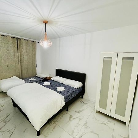 Queen Apartments Santa Coloma de Gramanet Buitenkant foto
