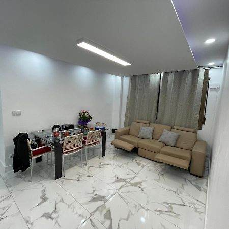 Queen Apartments Santa Coloma de Gramanet Buitenkant foto
