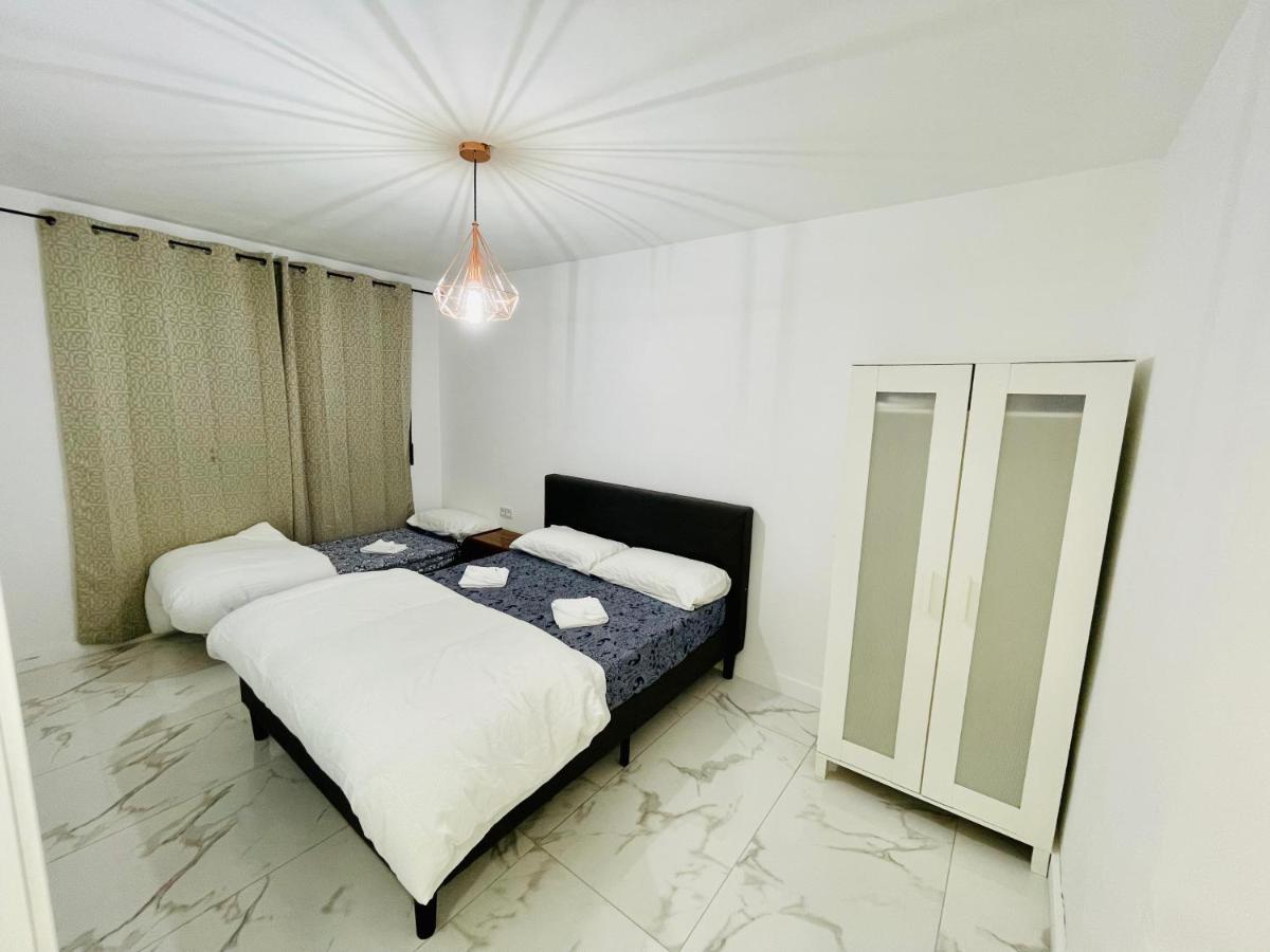 Queen Apartments Santa Coloma de Gramanet Buitenkant foto