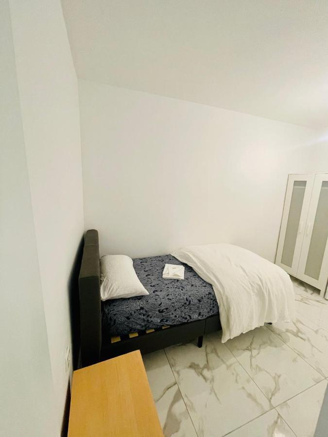 Queen Apartments Santa Coloma de Gramanet Buitenkant foto